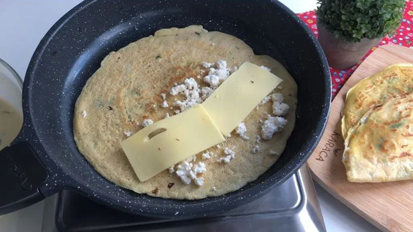 Una Hamura Değmeden Nefis Kahvaltılık Börek Tarifi 1