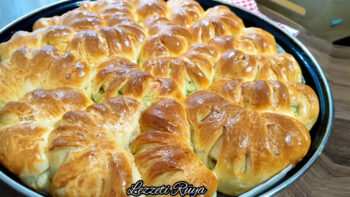 Buluttan Daha Yumuşak Muhteşem Poğaça Börek Tarifi