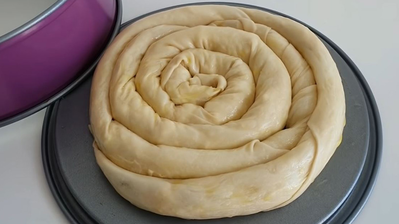 Hamur Yoğurmayı Biliyorsan Ustalıkla Yapılan Börek Tarifi 2