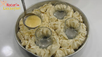 Hem Hızlı Hem Lezzetli Bardaklı Börek Tarifi