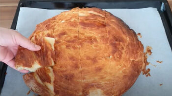Her Şeyi İle Kendine Hayran Bırakan Çörek Börek Tarifi