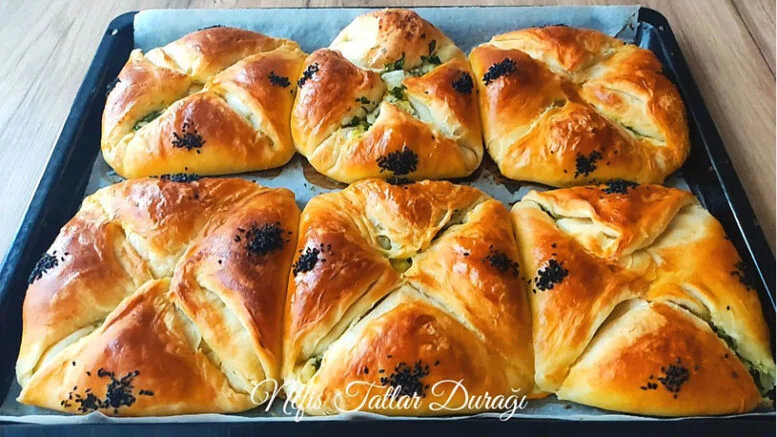 Milföyle Karıştırılan Trend Zarf Börek Tarifi 2