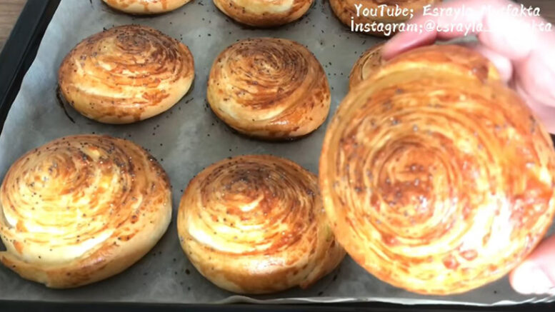 Dışı Çıtır İçi Sayısız Katlı Poğaça Çörek Tarifi 2