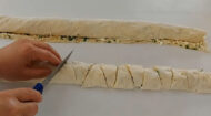 Her Gün Yapmanızı Herkesin İsteyeceği İkramlık Börek Tarifi