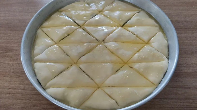 Merdane Sayesinde Çıtırdısı Dışardan Duyulan Börek Tarifi 1