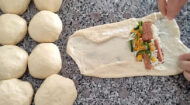 Mısırlı İç Malzemeden Parmak Yedirten Börek Tarifi