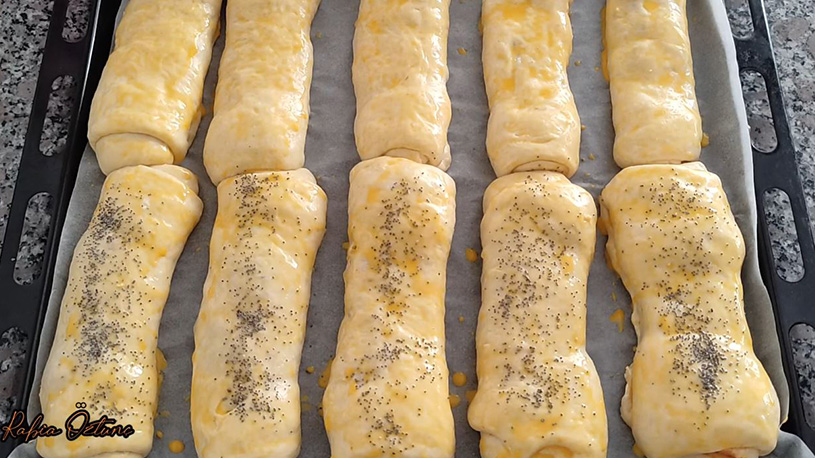 Mısırlı İç Malzemeden Parmak Yedirten Börek Tarifi 2