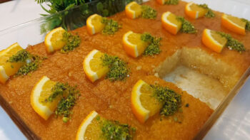 Tam Kıvamında Fresh Lezzette Orjinal Revani Tatlısı Tarifi