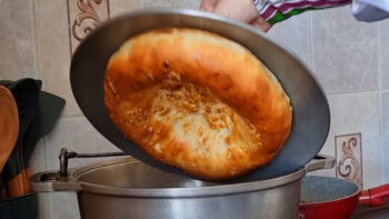 Tandırda Sanılan Tencere Kapağında Şok Lezzette Hamur İşi Tarifi
