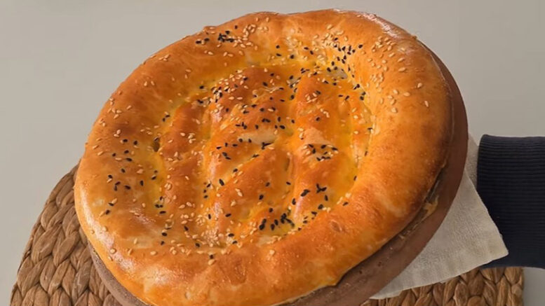 Tandırdakine Rakip Tencere Kapağında Pişen Ramazan Pidesi Tarifi 2