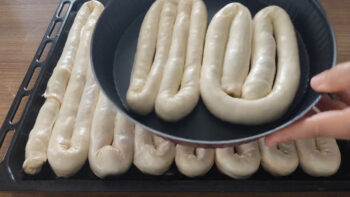 Tepsinin Birini Pişirip Diğerini Dolaba Kaldıracağınız börek Tarifi