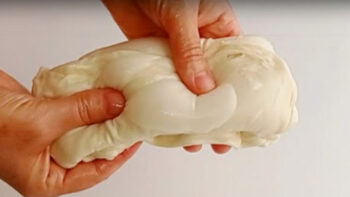 Yapılışı İnanılmaz Çıtır Çıtır Börek Tarifi
