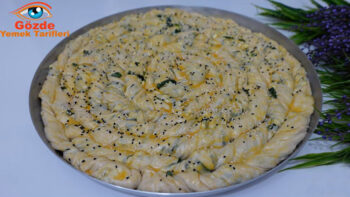 Oklava Merdaneye Son Veren El Açma Ispanaklı Börek Tarifi