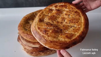 Özel Bulamaçlı Sır Gibi Saklanan Ramazan Pidesi Tarifi