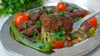 Patlıcan Yemeklerinin Şahı Söğürtme Kebabı Tarifi