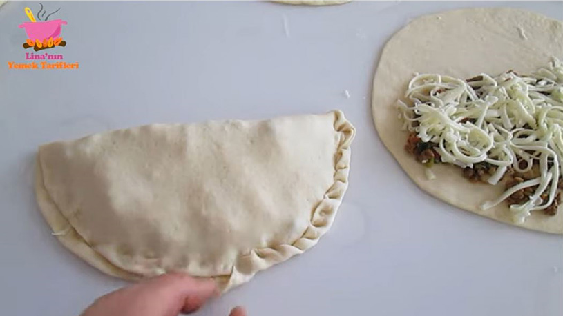 Sahura Çok Beğenilecek Katmer Börek Tarifi 1