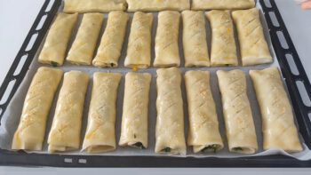 Şaşırtan Her Katı Ayrı Çıtır Börek Tarifi