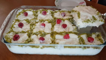 Tatlıya Yeni Yön Veren Muhallebili Güllaç Tarifi