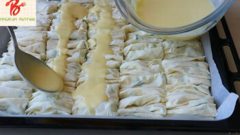 3 Yufkadan Sırrı Sosunda Börek Tarifi