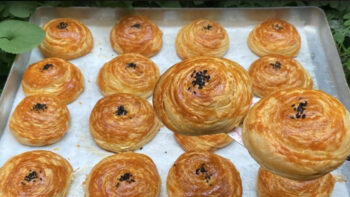 Buzluğa En Çok Yapılan Katmer Gibi Çörek Tarifi