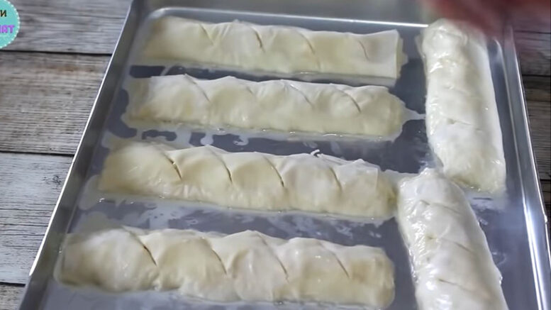 Oklava Merdaneyi Attıran Çıtırın Çıtırı Börek Tarifi 1
