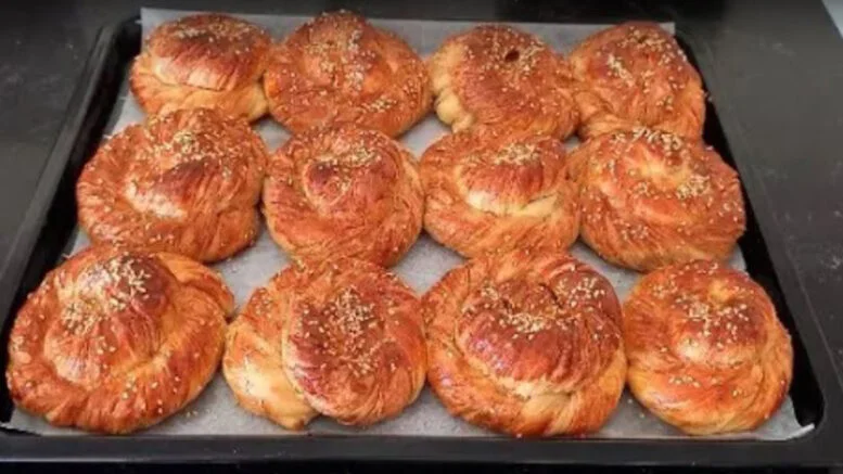 Yöntemi Sayesinde Bir Çırpıda Hazırlanan Çörek Tarifi 1