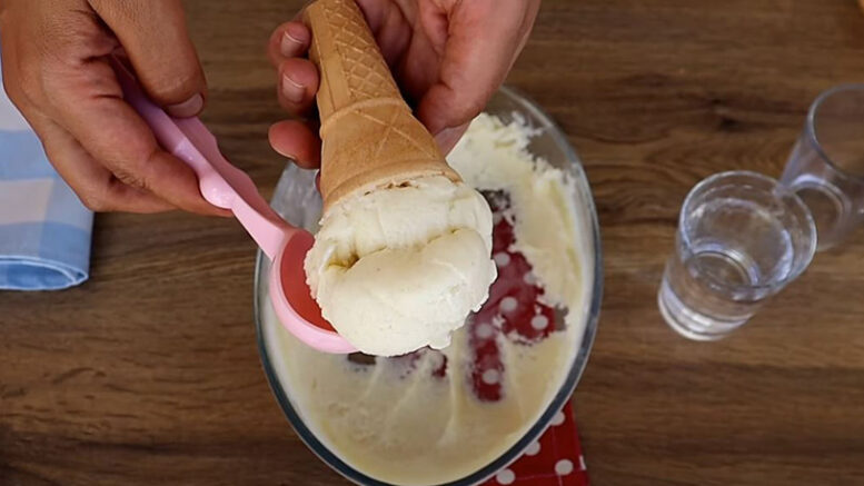 25 Yıldır Yapılan Hazır Almayı Unutturan Limonlu Dondurma Tarifi