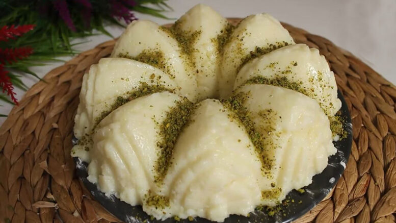 Hafif ve Kolay Fırınsız İrmikli Pasta Tarifi