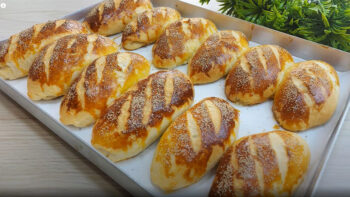 Mis Kokulu Evdeki Malzemelerden Çörek Poğaça Tarifi