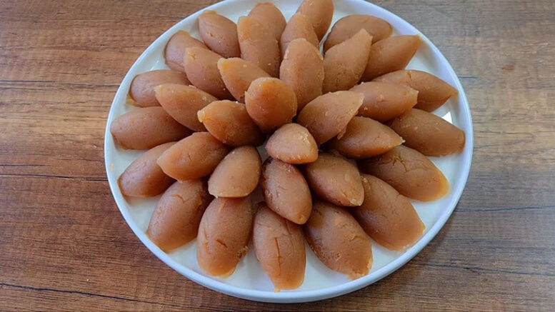Sanki Bal Mübarek Parmak Yedirten Helva Tarifi 2