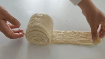 Tekniğide Lezzetide Olay Olan Katmer Börek Tarifi