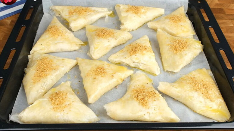 Tepsi Tepsi Anında Tozu Klamayan Börek Tarifi 2