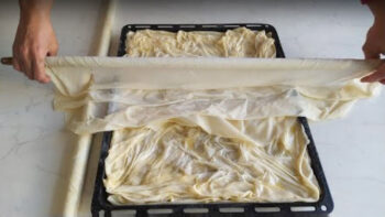Ustaları Kıskandıracak Katlı Börek Tarifi