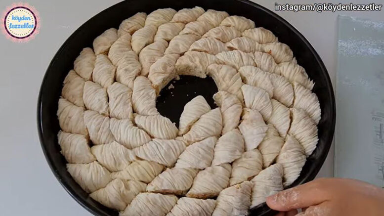 Hamuru Akşamdan Yap Sabaha 1 Saate Hazır Baklava Tarifi 2