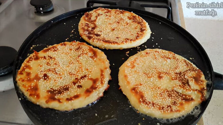 Herkesin Yapabileceği Fırınsız İkramlık Kahvaltılık Çörek Tarifi 2
