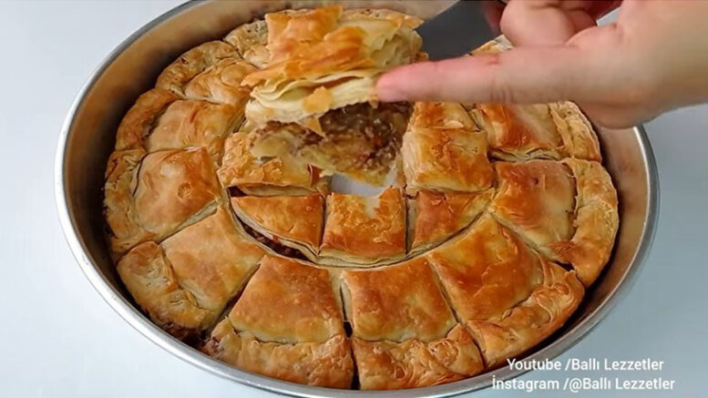 Haşlanmayan Patatesten Oklavasız Çıtır Börek Tarifi