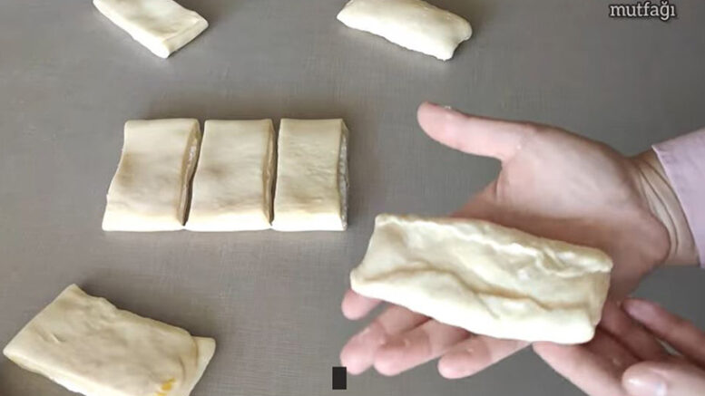 Oklava Maya Kabartma Olmadan Çıtır Börek Tarifi
