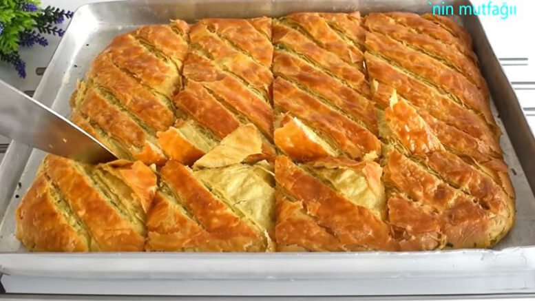 Peynirlide Zirveye Oturan Börek Tarifi 2