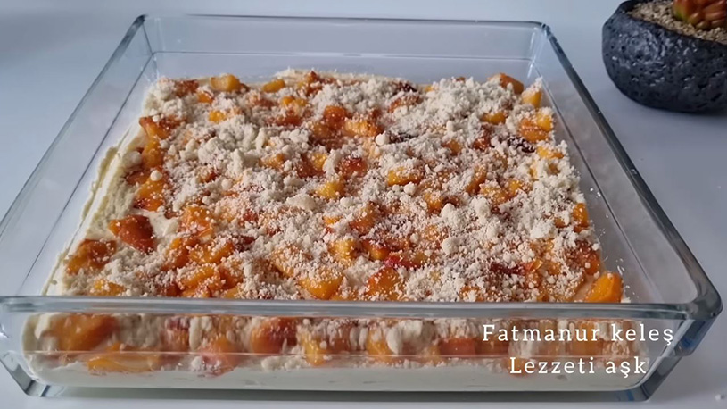 1 Püf Noktası İle Nefis Şeftalili Kek Tarifi 2