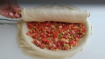 Akşam Yap Sabah Kahvaltıya Okul Beslenmesine Pizza Börek Tarifi