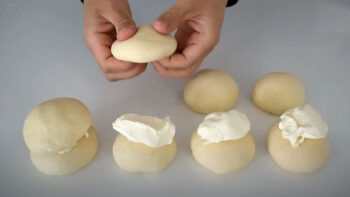 Börekçilerin Sırrı Sizlerle 100 Yıldan Eski Mayasız Börek Tarifi