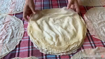 Sırları Videoda Yumuşacık Böreklik Yufka Tarifi