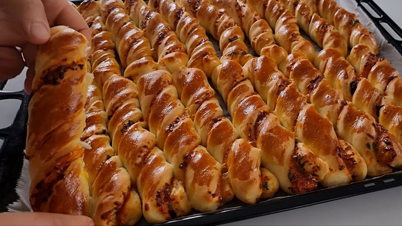 Şok Edici Kolaylıkta Çıtır Çörek Gibi Börek Tarifi 2