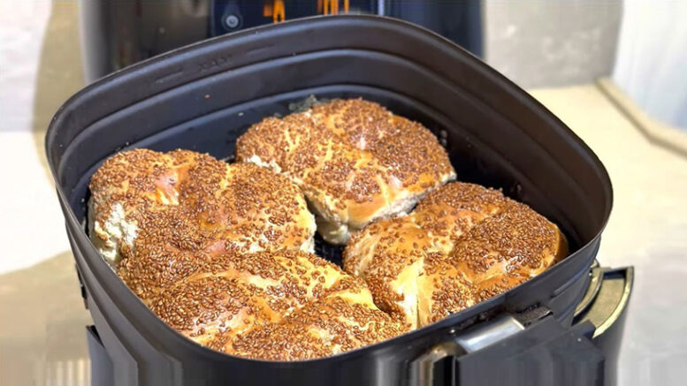 Airfryer ile 17 Dakikada Gevrek Simit Tarifi