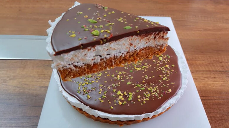 Cezerye Ve Cocostardan Yumuşacık Pasta Tarifi