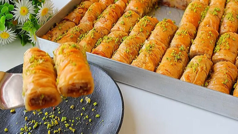 Hamuru 1 Gün Önceden Yapılan Şerbetli Dolan Gel Tatlısı