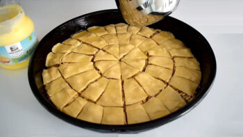 Oklava Kullanmadan Pastane Tarzı Baklava Tarifi
