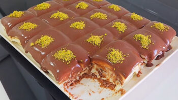 Pastacı Kreması İle Ağızda Eriyip Yok Olan Bisküvili Pasta Tarifi