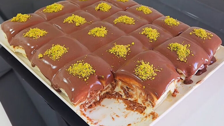 Pastacı Kreması İle Ağızda Eriyip Yok Olan Bisküvili Pasta Tarifi