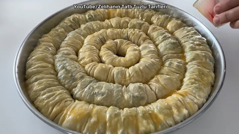 Pırasanın Mevsimi Geçmeden Denemeniz Gereken Börek Tarifi